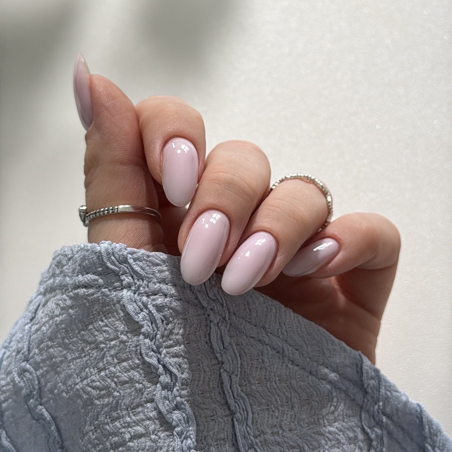 Rubber base coat, icy lilac, 10ml